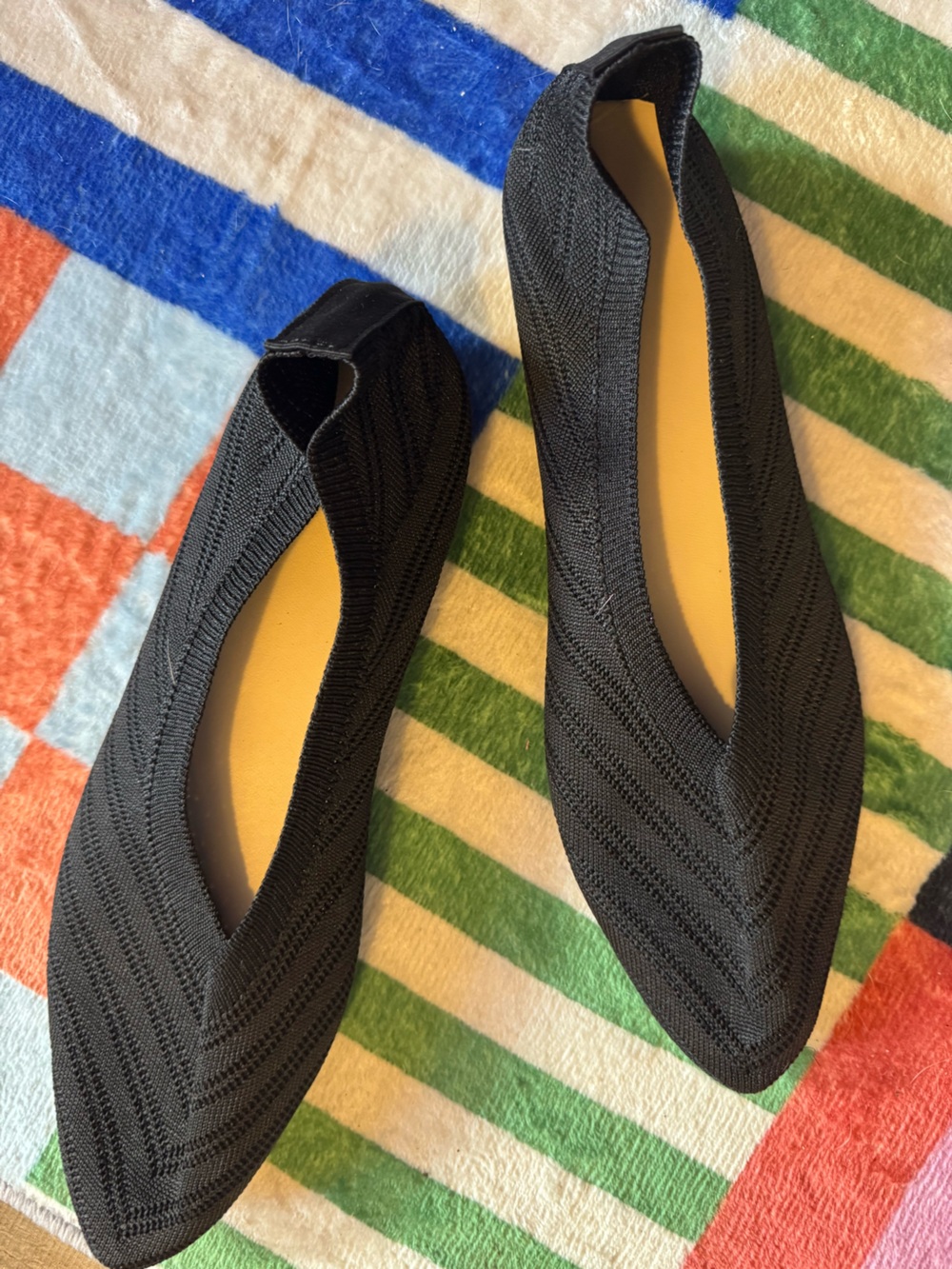 Women's Black Knit Pointed-Toe Ballet Flats